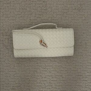 Few Moda Cream Woven Wristlet Clutch with Gold-Tone Lock